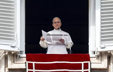 Papa urge a 'detener la espiral de violencia' en O. Medio antes de que sea irreparable