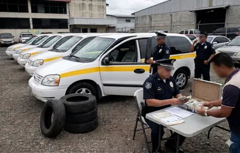  Red criminal de policías habría comercializado ilegalmente vehículos de la institución