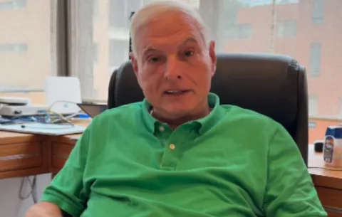 Martinelli amenaza con demandar  a ‘manzanillos’ que usan su nombre