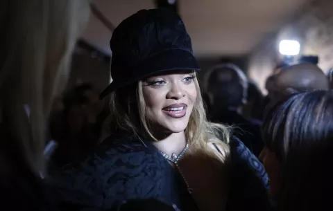 Detienen a una mujer por balear la casa de Rihanna en Los Ángeles