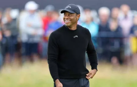 Golfista Tiger Woods, detenido por negarse a prueba de orina tras un accidente
