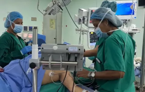 Innovadora cirugía permite trasplantar riñón que antes habría sido descartado