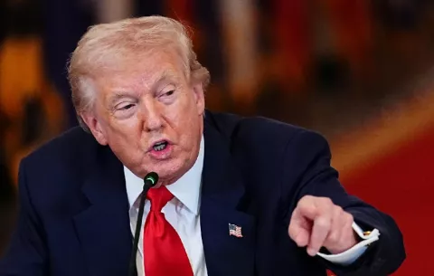 Trump alista un 'golpe duro' contra Irán, que dice no atacará más a sus vecinos