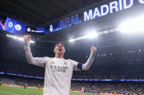 Real Madrid golea al City con una noche 'mágica' de Valverde