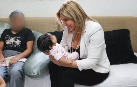 Senniaf desmiente presencia de niñas embarazadas en albergues