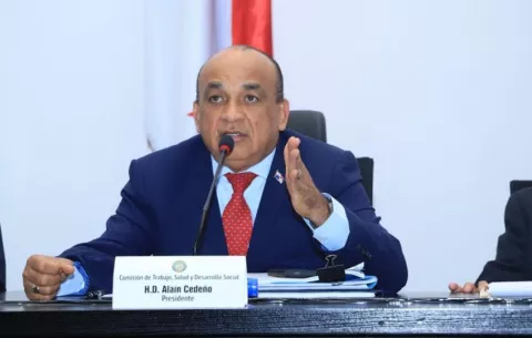 Cedeño rechaza señalamientos de Richards y reitera que ‘defenderá su circuito de los taquilleros’