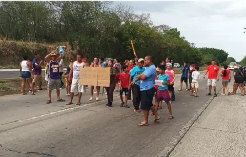 Protesta paraliza vía Interamericana en Atalaya por falta de agua