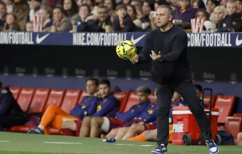 Flick: 'Lamine lo ha dado todo; su enfado es por los lances del partido'