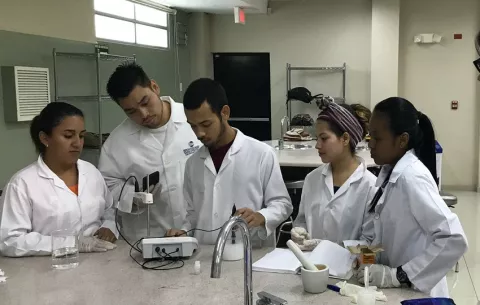 El auge de las mujeres en la ingeniería biomédica 
