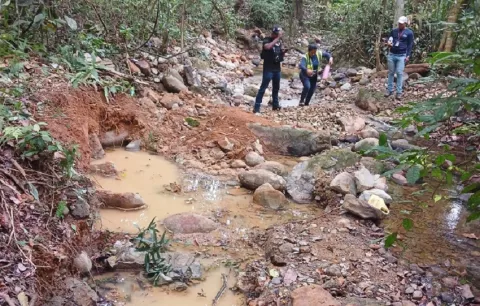 Quebrada El Naranjo en Capira es seriamente afectada por la minería ilegal