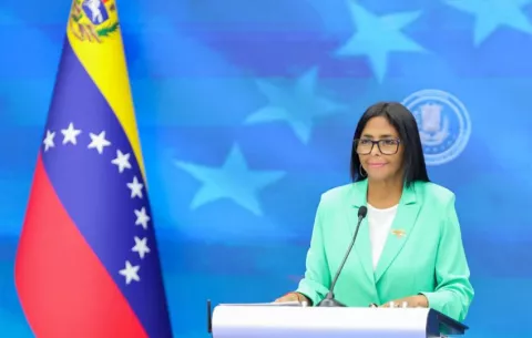 Delcy Rodríguez anuncia que incrementará los salarios el próximo 1 de mayo en Venezuela
