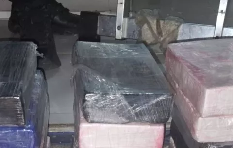 Hallan  droga en casilleros y cielo raso de puerto colonense   