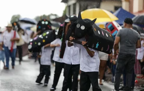 Presidente sanciona Ley que crea Patronato del Festival del Toro Guapo