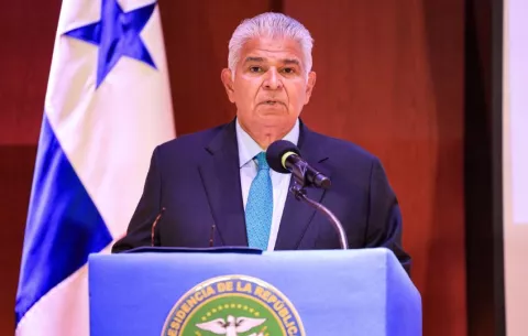 Mulino estudiaría posible regularización de nicaragüenses por trabas para tener documentos