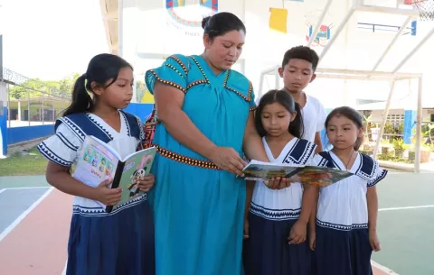 De ama de casa a educadoras, la historia de superación de dos mujeres Ngäbe