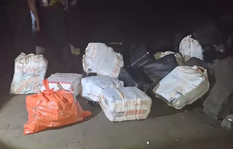 Caen 365 paquetes de droga durante operativo nocturno en Los Santos