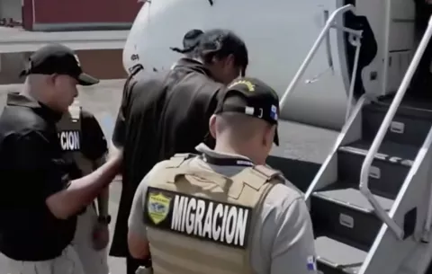 Migración expulsa a un colombiano con supuestos nexos a la banda Tren de Aragua