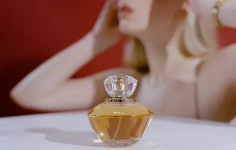 Distribuidores tienen 30 días para entregar informe de retiro de perfumes finos a los que le cancelaron el registro sanitario 