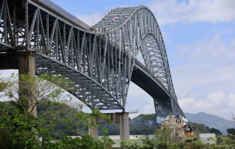 MOP autoriza paso limitado en el puente de Las Américas