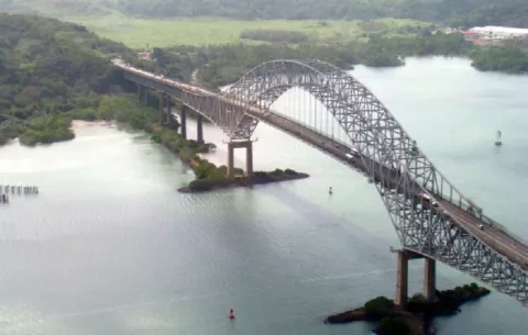 ¿Qué tipo de trabajos de mantenimiento necesita un puente como el de las Américas?