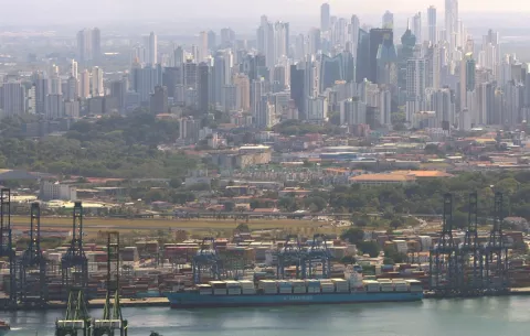 Panamá suma varios frentes de apoyo internacional tras presiones de China sobre sus buques 
