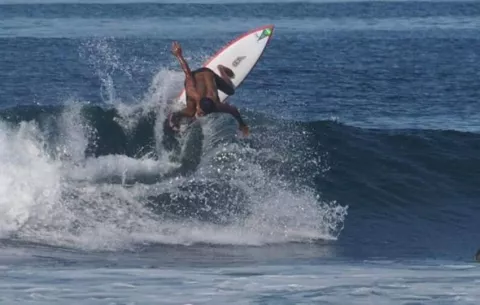Surf infantil y juvenil vuelven a Isla Colón