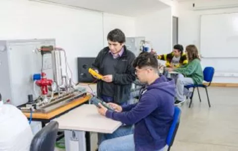 La educación técnico-profesional puede elevar los ingresos de América Latina hasta un 41%