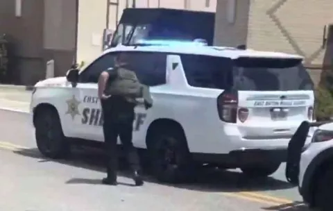 Tiroteo en centro comercial de Luisiana deja diez heridos