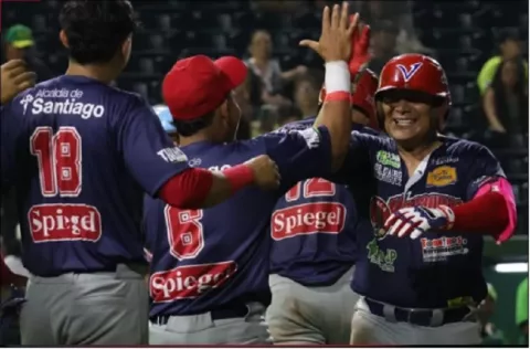 Veraguas y Oeste ganan en el inicio de la serie de 8 del béisbol mayor