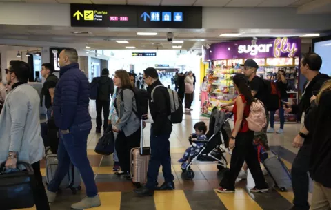 Copa recomienda a viajeros llegar tres horas antes al aeropuerto por cierre de puente 