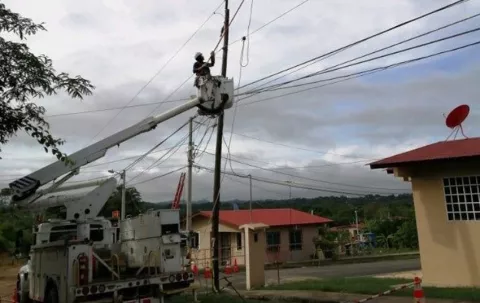 Fuertes lluvias y actividad eléctrica causan afectaciones, dice Naturgy