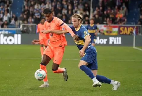 Alavés opaca el festejo del Barcelona por el título