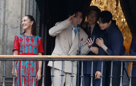 BTS lanza detrás de cámaras de su visita en Palacio Nacional en México