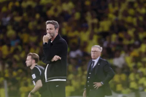 Christiansen achaca al 'desorden táctico' y al 'físico' la dura derrota contra Brasil