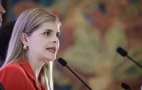 Laura Fernández resalta la relación con Panamá sin ignorar el bloqueo comercial