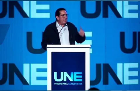 Martín Torrijos presenta su partido político llamado UNE