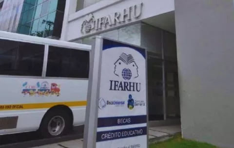 Ifarhu retoma jornada de pagos de becas en la capital y Panamá Oeste