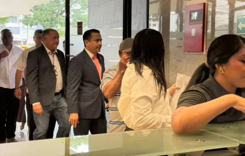 Procurador Gómez realiza inspección en Registro Público por caso Unachi; hay 13 personas bajo investigación