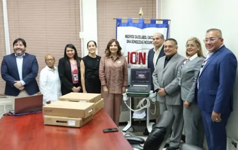 Hospital Anita Moreno recibe equipo de ultrasonido portátil para la atención oncológica