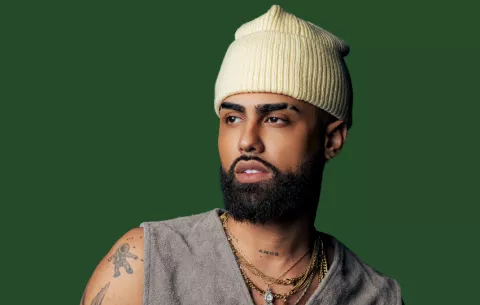 Jay Wheeler regresa a sus raíces del trap en su nuevo disco 'La Voz Favorita'