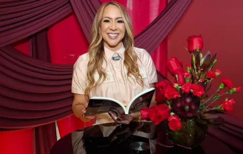 Jessica Canto debuta como escritora con la novela 'Forjada por el fuego'