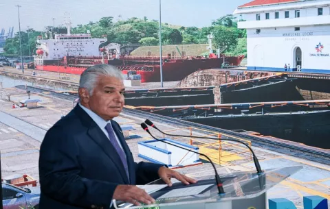 Como “un show lamentable” calificó Mulino la permanencia de la rectora de la Unachi