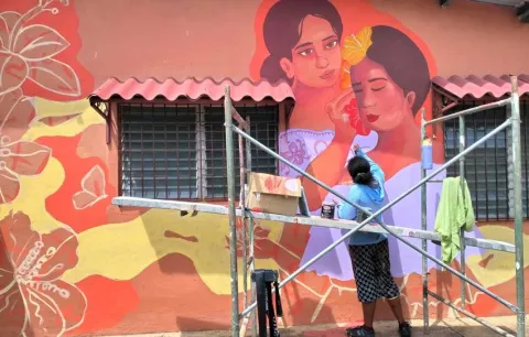 Pedasí se llena de color y cultura con 10 murales que narran su identidad turística