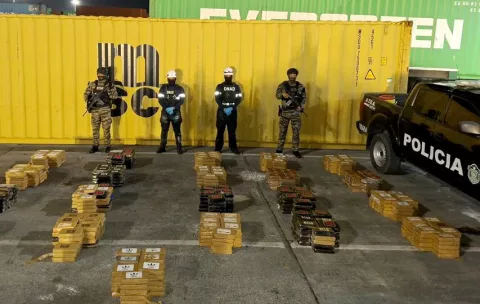 Policía Nacional informa del decomiso de más de una tonelada de drogas en una semana
