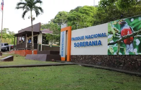 MiAMBIENTE rehabilita el Camino del Oleoducto en el Parque Nacional Soberanía