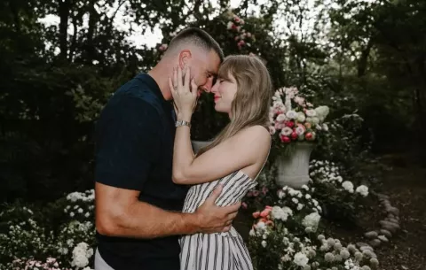 Furor en Nueva York por la boda de la cantante Taylor Swift y Travis Kelce