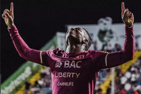 Tomás Rodríguez, enfocado con Saprissa