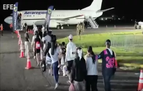 Retornan a su país 134 venezolanos indocumentados en primer vuelo humanitario desde Panamá; 45 son menores 