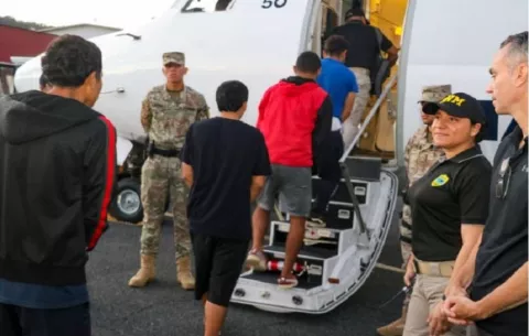 Panamá y EE. UU. ofrecen vuelos gratuitos de repatriación voluntaria para venezolanos