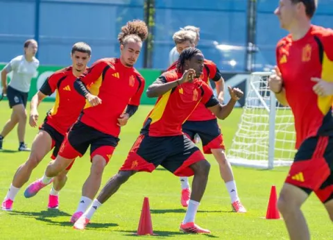 Belgica y Egipto vive el partido minuto a minuto